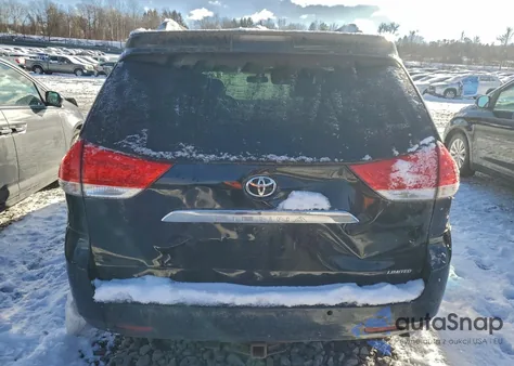 2012 Toyota Sienna Xle z USA, uszkodzony, nr VIN 5TDYK3DC5CS212025